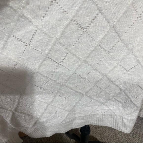 Plus size turtle neck/off the shoulder - Picture 2 of 6